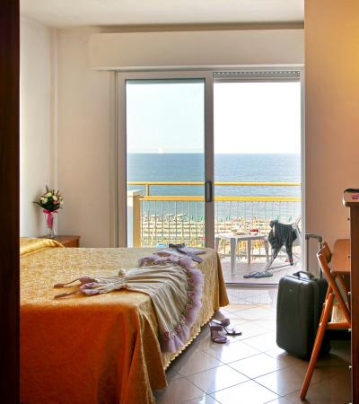 patriziahotel it 1-it-255976-offerta-prima-settimana-di-luglio-riccione-in-hotel-3-stelle-sul-mare-e-spiaggia-inclusa 031
