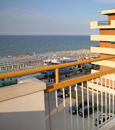 patriziahotel it 1-it-255976-offerta-prima-settimana-di-luglio-riccione-in-hotel-3-stelle-sul-mare-e-spiaggia-inclusa 035